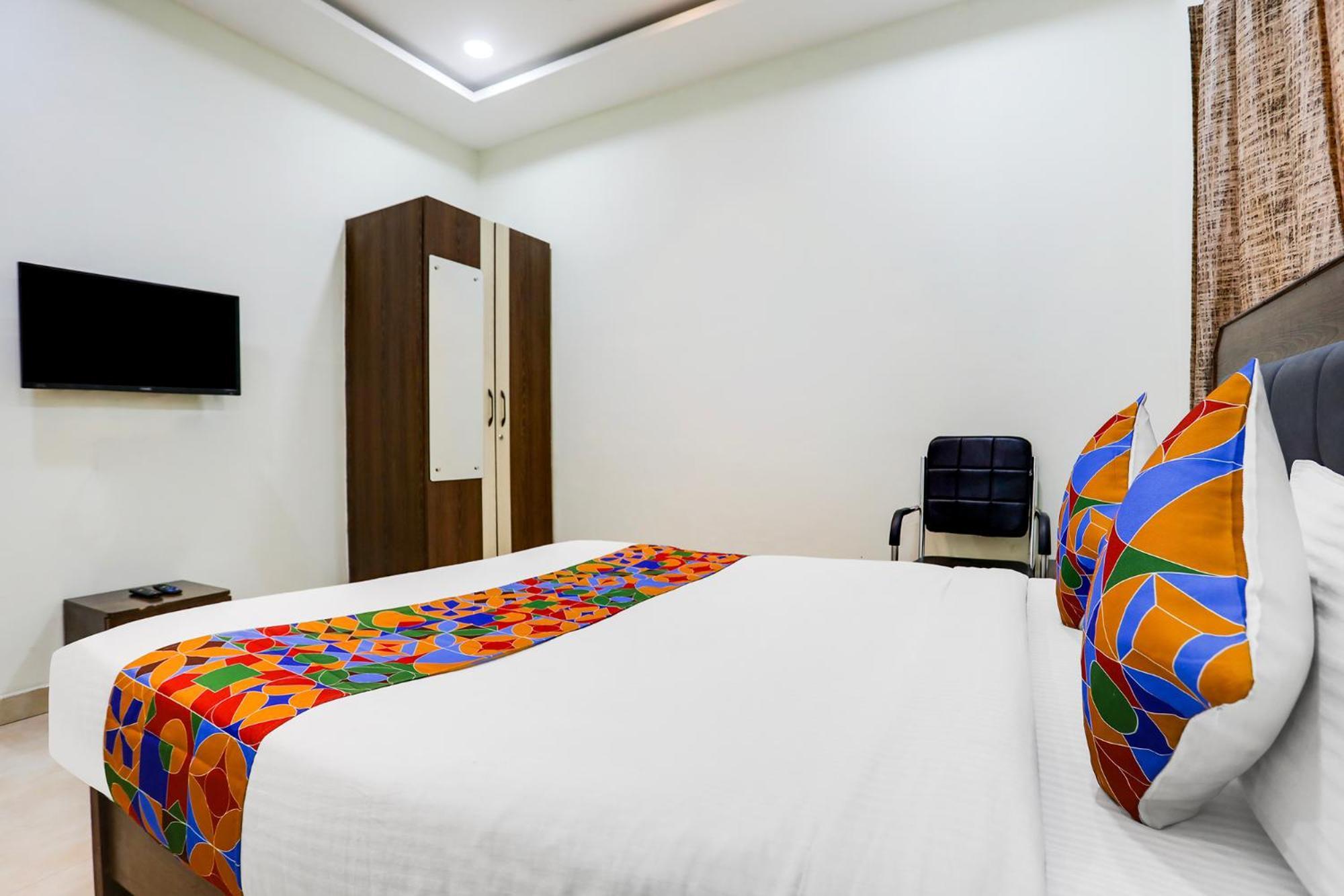 Rāipur Fabhotel Johar Inn מראה חיצוני תמונה